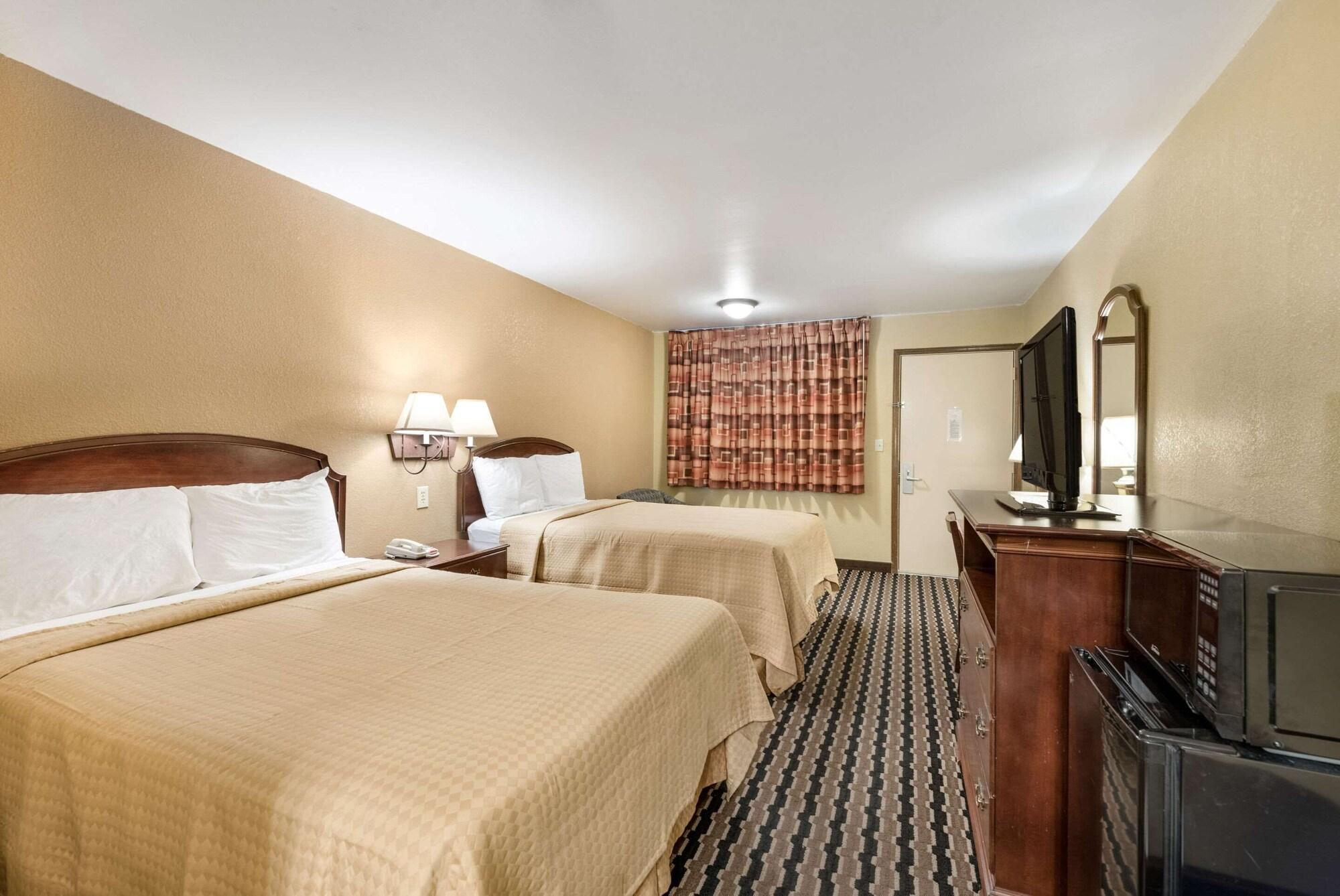 Rodeway Inn Columbus Exteriör bild